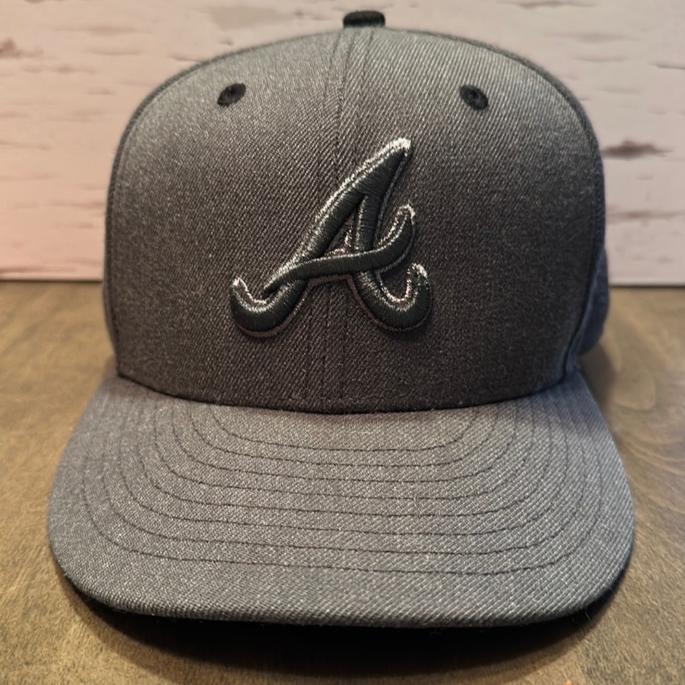 🎉Closet Sale🎉 Atlanta Braves Fitted Hat